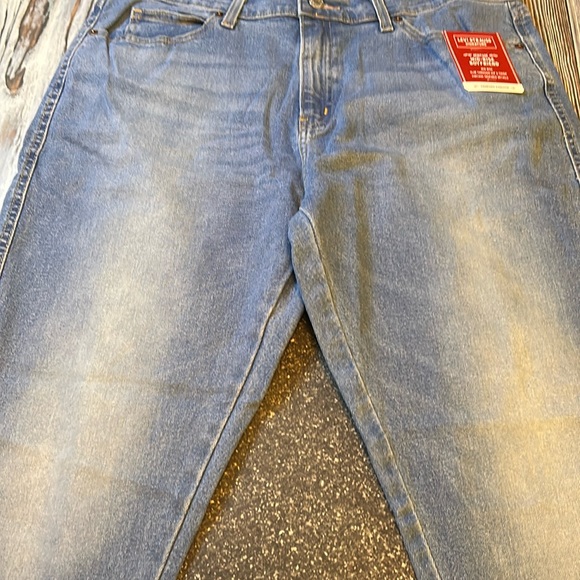 Levi NWT Heritage Mid Rise Boyfriend Women’s Jeans. Size 14. - Picture 9 of 10